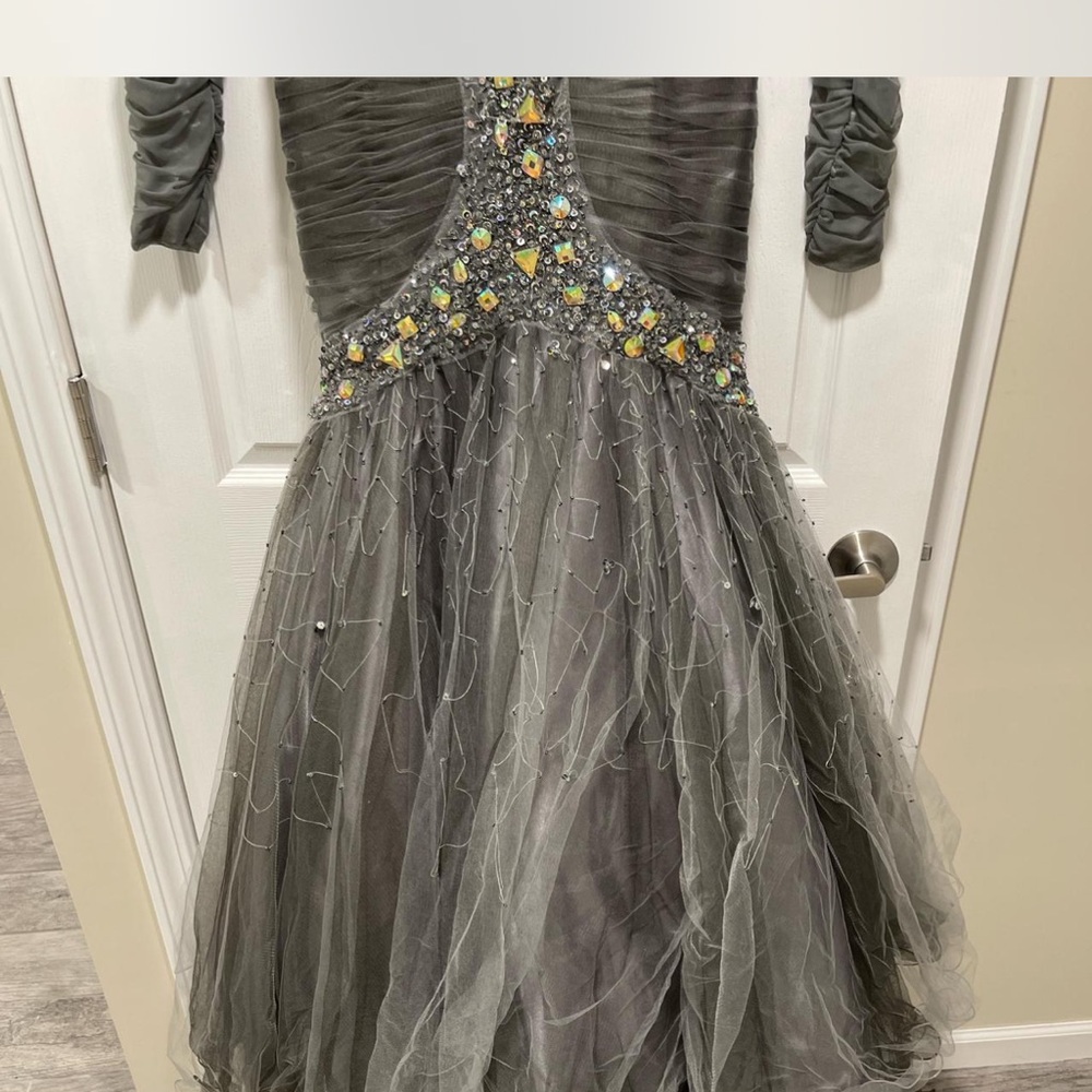 Custom designed gown - Picture 3 of 5
